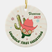 Gepersonaliseerde Baby Cowgirl Eerste Kerstmis Keramisch Ornament (Voorkant)