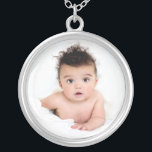 Gepersonaliseerde Baby-fotosjabloon Zilver Vergulden Ketting<br><div class="desc">Voeg de foto van je baby toe aan dit ketting voor een geweldig persoonlijk cadeau of traktatie voor jezelf. Het is een geweldige keuze voor feestdagen,  moederdag,  grootouderdag en andere speciale gelegenheden. Laad de geselecteerde foto in plaats van de voorbeeldfoto die wordt weergegeven in de sjabloon van het ontwerp.</div>