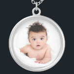 Gepersonaliseerde Baby-fotosjabloon Zilver Vergulden Ketting<br><div class="desc">Voeg de foto van je baby toe aan dit ketting voor een geweldig persoonlijk cadeau of traktatie voor jezelf. Het is een geweldige keuze voor feestdagen,  moederdag,  grootouderdag en andere speciale gelegenheden. Laad de geselecteerde foto in plaats van de voorbeeldfoto die wordt weergegeven in de sjabloon van het ontwerp.</div>