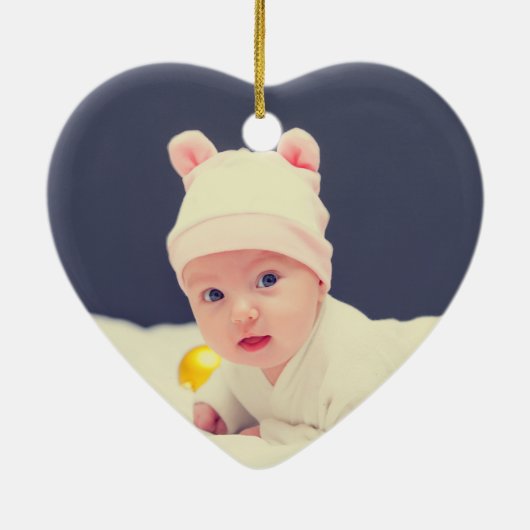 Gepersonaliseerde Baby Meisje's Eerste Kersthart Keramisch Ornament (Achterkant)