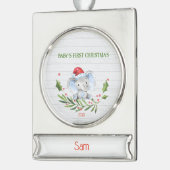 Gepersonaliseerde Baby Olifant Eerste Kerstmis Verzilverd Banner Ornament (Links)