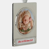 Gepersonaliseerde Baby's 1e kerst met foto Verzilverd Banner Ornament (Rechts)