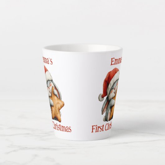 Gepersonaliseerde Baby's eerste kerstkonijn Latte Mok (Voorkant)