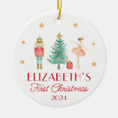 Gepersonaliseerde Baby's Eerste Kerstnotenkraker Keramisch Ornament (Voorkant)