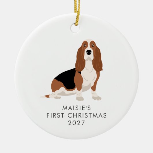 Gepersonaliseerde Basset Hound Hond Eerste Kerstmi Keramisch Ornament (Voorkant)