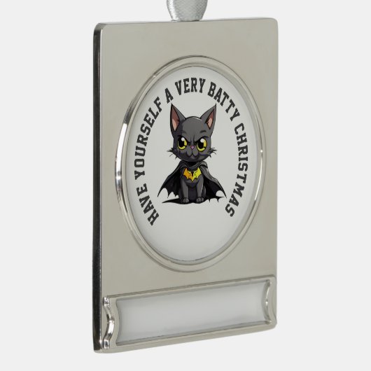 Gepersonaliseerde Batcat Batty Christmas Verzilverd Banner Ornament (Rechts)