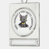 Gepersonaliseerde Batcat Batty Christmas Verzilverd Banner Ornament (Links)