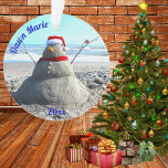 Gepersonaliseerde Beach Sand Santa "Snowman" Ornament<br><div class="desc">Het maken van deze sneeuwman Santa was niet zo gemakkelijk als we dachten,  maar we hadden een geweldige tijd werken aan het! Personaliseer eenvoudig de tekst.</div>