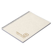 Gepersonaliseerde beige linnen eenvoudige bruine t notitieboek (Linkerzijde)