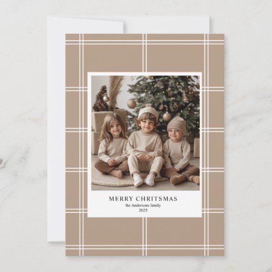 Gepersonaliseerde Beige Merry Kerstfoto Kaart (Voorkant)