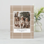 Gepersonaliseerde Beige Merry Kerstfoto Kaart (Staand voorkant)