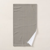 Gepersonaliseerde beige pinstripes bad handdoek (Handdoek)