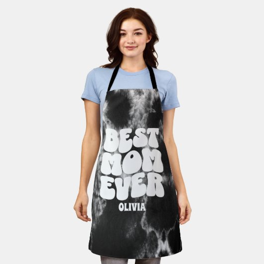Gepersonaliseerde Beste Mam Ooit Zwart Tie Dye Schort (Gedragen)