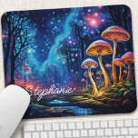 Gepersonaliseerde bioluminescente paddenstoel muismat<br><div class="desc">Verander uw werkruimte in een magisch rijk met deze gepersonaliseerde muismat met een bioluminescent bos vol gloeiende paddenstoelen. De betoverende scène, levend met levendige kleuren en mystieke details, inspireert creativiteit en verwondering. Maak het echt van jou door jouw naam of een speciaal bericht toe te voegen. Het gladde oppervlak zorgt...</div>
