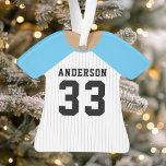 Gepersonaliseerde blauwe baseball trui ornament<br><div class="desc">Vier je honkbalster met dit gepersonaliseerde blauw-witte streepjersey ornament. Perfect voor het herdenken van een speciaal seizoen,  speler of team. Pas het aan met een naam en nummer om een unieke aandenken te creëer.</div>