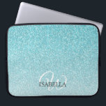 Gepersonaliseerde Blauwe Glitter Ombre Naam Monogr Laptop Sleeve<br><div class="desc">Chique faux blauw glitter ontwerp met ombre effect, de blauwe glitter vervaagt op een witte achtergrond. U kunt deze stijlvolle laptophoes personaliseren met jouw naam en monogram of andere tekst. Perfecte gepersonaliseerde gift laptop mouw. Als u hulp of bijpassende producten nodig heeft, neem dan contact met ons op via onze...</div>