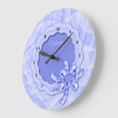 Gepersonaliseerde Blauwe Opgevraagde Klok van de M (Hoek)