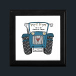 Gepersonaliseerde Blauwe Tractor Land Huwelijkscad Cadeaudoosje<br><div class="desc">Een tractor land boerderij bruiloft cadeau dat kan worden gepersonaliseerd. Als u de grootte of het lettertype wilt wijzigen,  klikt u op de knop Bewerken om verder aan te passen. De bunting in de tractor zit in een subtiele crème en wit.</div>