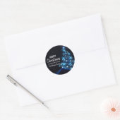 Gepersonaliseerde BLAUWE WITTE VROLIJKE KERSTBOOM Ronde Sticker (Envelop)