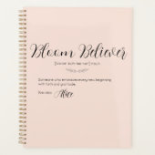 Gepersonaliseerde Bloom Believer Planner in zacht (Voorkant)