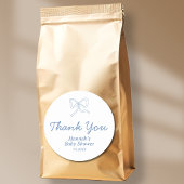 Gepersonaliseerde Blue Bow Ribbon Baby shower Favo Ronde Sticker