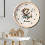Gepersonaliseerde Boho Groene Teddybeer<br><div class="desc">Voeg een vleugje charme en grilligheid toe aan de slaapkamer van uw kind met onze gepersonaliseerde Boho Green Teddy Bear Clock! Deze schattige klok heeft een heerlijk teddybeerontwerp in een rustgevend boho groen kleurenpalet, ideaal voor het creëren van een gezellige en uitnodigende sfeer in elke kinderkamer of kind kamer. Personaliseer...</div>