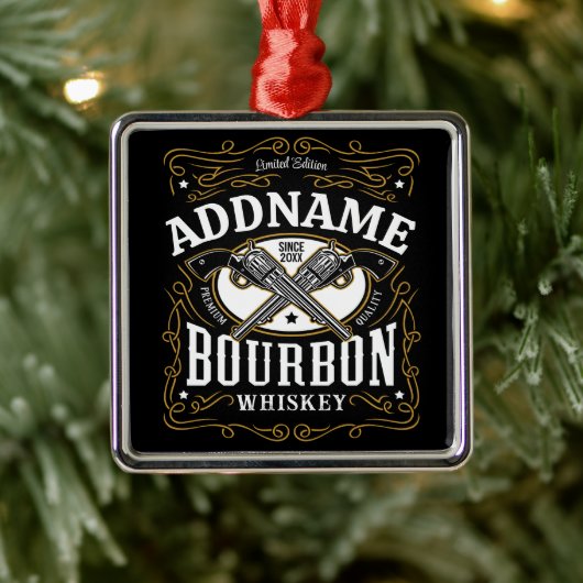 Gepersonaliseerde Bourbon  Pistolen Whiskey Label Metalen Ornament (Boom)