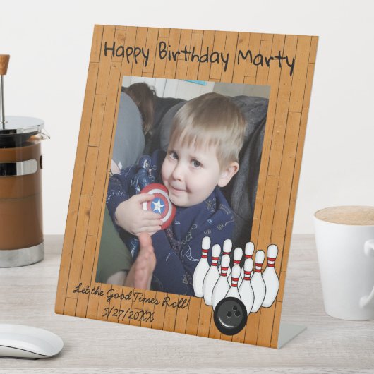 Gepersonaliseerde Bowling Gewaardeerde gelukkige v Reclamebord Met Voetstuk (Insitu)