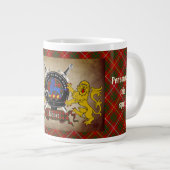 Gepersonaliseerde Bruce Clan Badge & Tartan Grote Koffiekop (Voorkant rechts)