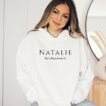 Gepersonaliseerde bruidsmeisje Gift Bruiloft Bruid Hoodie<br><div class="desc">Onze gepersonaliseerde bruidsmeisje geschenk bruiloft bruids partij hoodie sweatshirts zijn een doordachte manier om uw waardering voor uw bruids feest te shows en maken ze extra speciaal voelen tijdens uw bruiloft feesten. Deze aanpasbare sweatshirts met capuchon kunnen worden gepersonaliseerd met de namen of rollen van uw bruidsfeestleden, waardoor een gepersonaliseerde...</div>