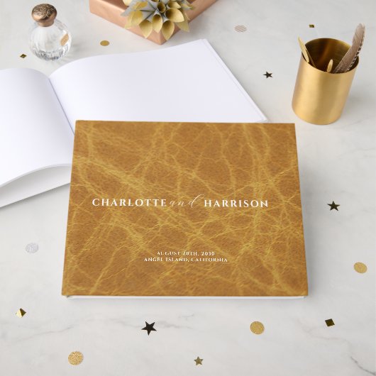 Gepersonaliseerde bruiloft Monogram Faux Leather C Gastenboek (Voorkant open)