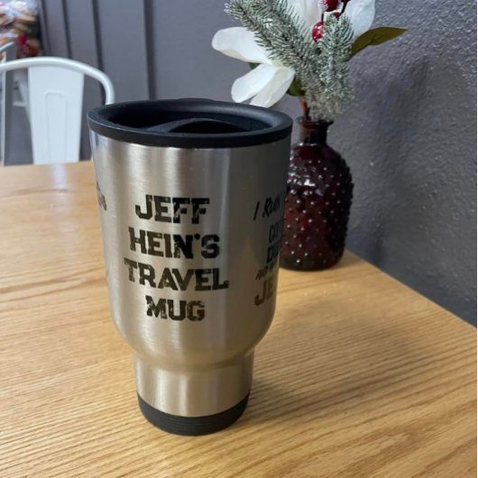 Gepersonaliseerde cafeïne diesel en Jesus Grunge Reisbeker