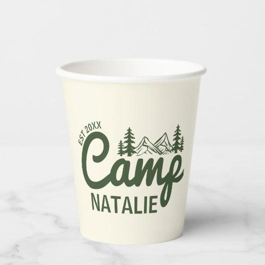 Gepersonaliseerde Camp Bachelorette Party Papieren Bekers (Voorkant)