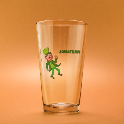 Gepersonaliseerde Cartoon Leprechaun St. Patrick's Glas