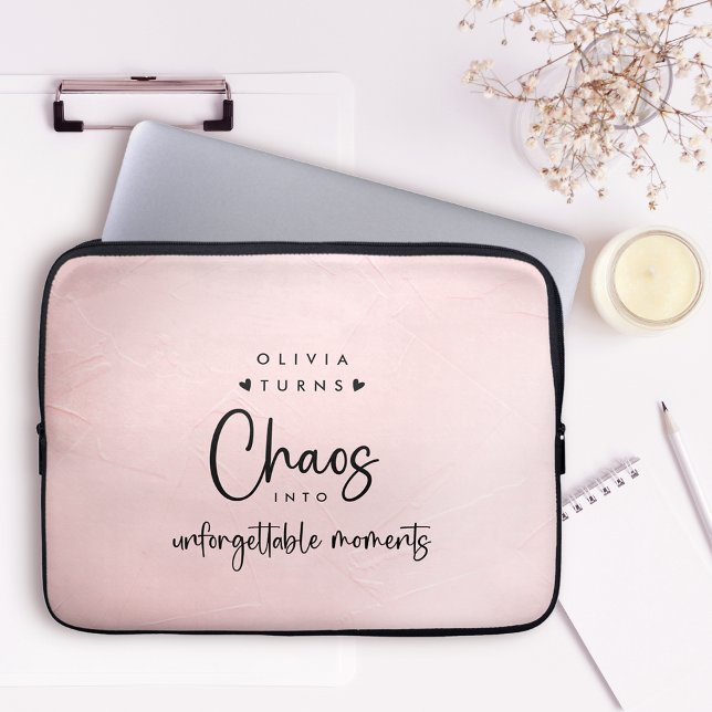 Gepersonaliseerde Chaos Coördinator Roze Laptop Sleeve (Creator heeft geüpload)