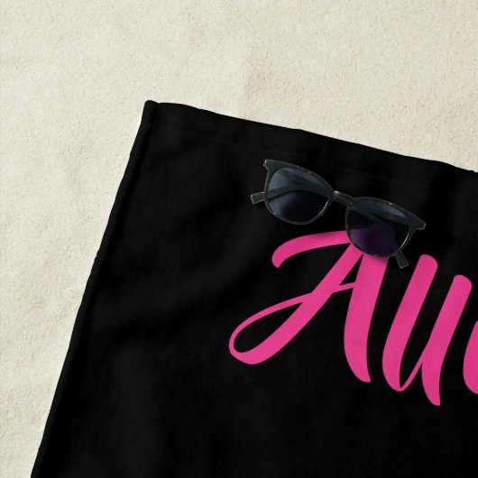 Gepersonaliseerde Cheer Beach handdoek in roze en  (In situ)