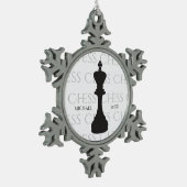 Gepersonaliseerde Chess King Classic Piece Modern Tin Sneeuwvlok Ornament (Links)