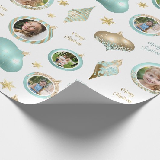 Gepersonaliseerde Christmas Aqua Gold Photo Orname Cadeaupapier (Hoek)