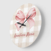 Gepersonaliseerde Coquette Bow en Beige Gingham Grote Klok (Hoek)