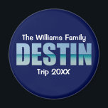 Gepersonaliseerde Destiny Beach Trip Cool Blue Magneet<br><div class="desc">Deze coole aangepaste Destin Florida magneten zijn voorzien van uw persoonlijke groepsnaam voor een familiereünie of reis naar de Emerald Coast. De letters van het woord DESTIN zijn gevuld met prachtige oceaanfotografie voor uw vakantie.</div>