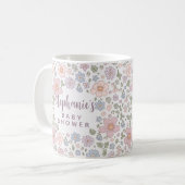 Gepersonaliseerde Ditsy Floral Baby shower Mok (Voorkant links)