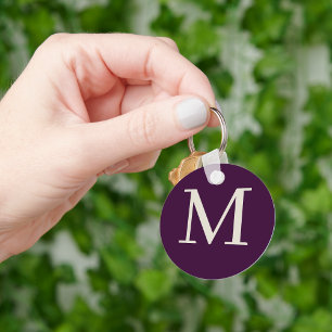 Gepersonaliseerde donkerpaarse monogram sleutelhanger