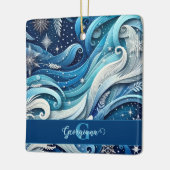 Gepersonaliseerde Dromerige Blauwe en Frosty Winte Keramisch Ornament (Links)
