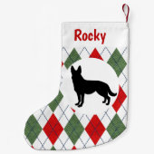 gepersonaliseerde Duitse herder Red en Green Argyl Kleine Kerstsok (Achterkant)