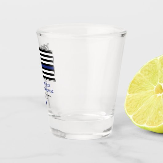 Gepersonaliseerde dunne blauwe lijn politieagent v shot glas (Rechts)