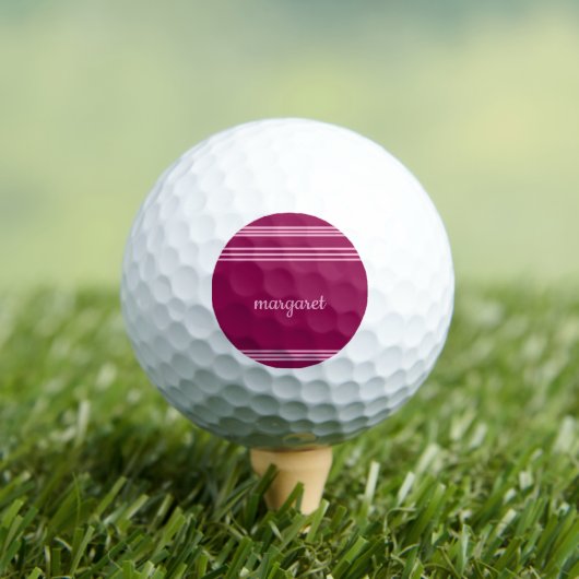 Gepersonaliseerde Dusky Maroon w / Roze Strepen Golfballen (Insitu Shirt)