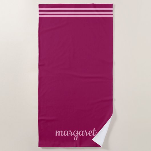 Gepersonaliseerde Dusky Maroon w / Roze Strepen Strandlaken (Voorkant)