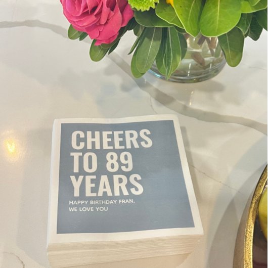 Gepersonaliseerde Dusty Blue Verjaardag Jaar Serve Servet