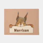 Gepersonaliseerde Eekhoorn Holding Teken Deurmat (Voorkant)