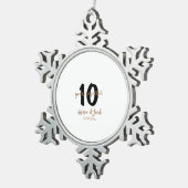 gepersonaliseerde eenvoudige 10 jaar-verjaardagsna tin sneeuwvlok ornament (Rechts)